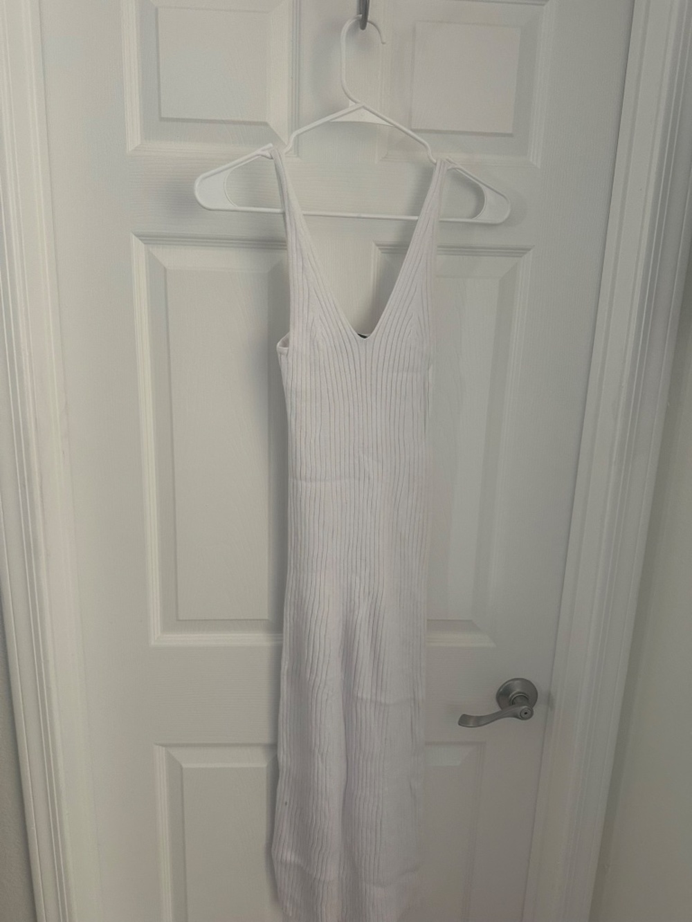 SLEEVELESS V NECK RIBBED KNIT MAXI DRESS